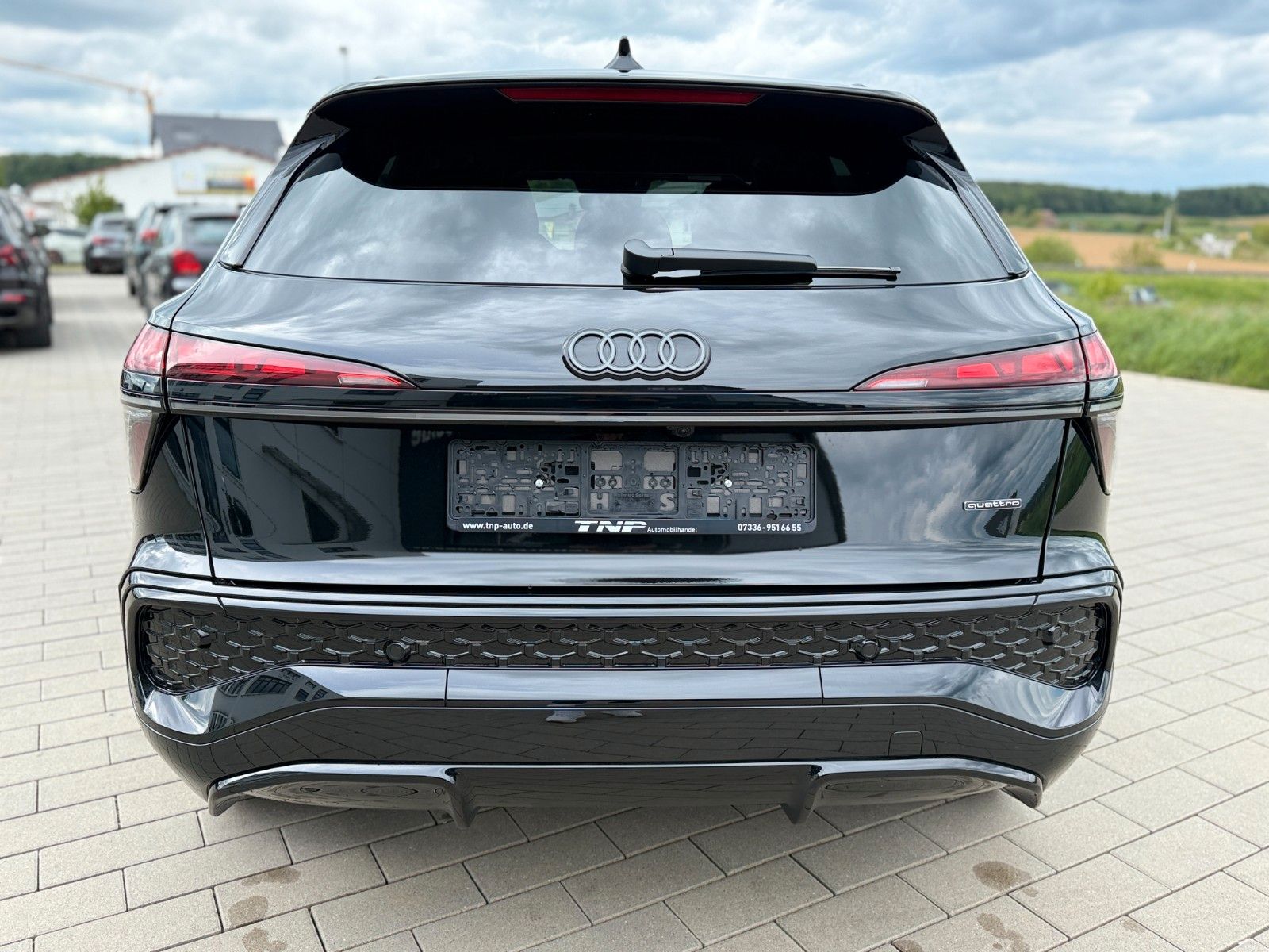 Audi Q3 TFSI S-line S tronic+AHK+PANO+SONOS+