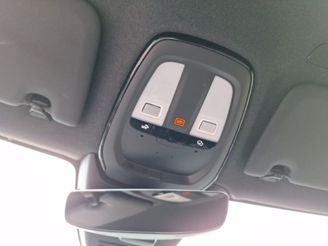 Volvo XC40 B3 Core Navi Kamera Klimaautomatik PDC Temp