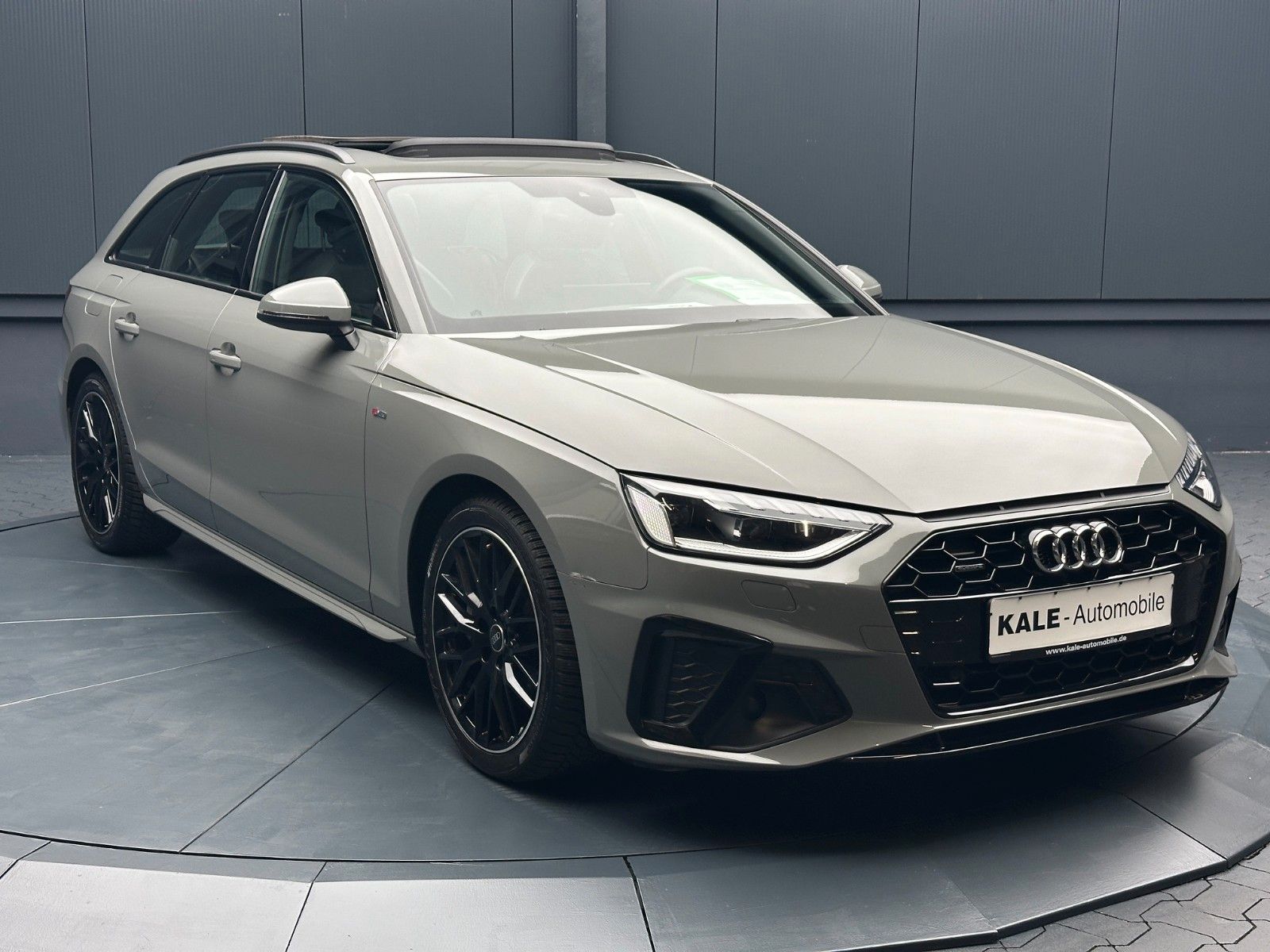 Audi A4 Avant 40 TDI quattro S-Line *PANORAMA*Matrix*