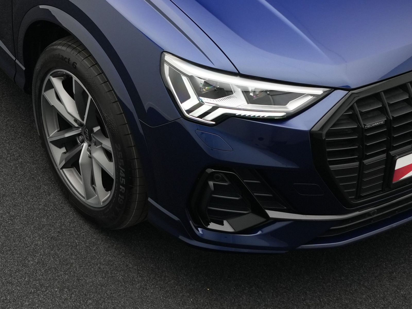 Audi Q3 40 TFSI quattro S line - Samsaru's Car Outlet