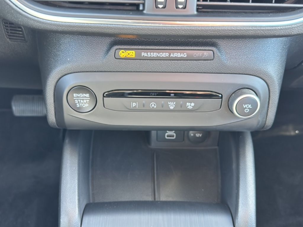 Ford Focus Turnier Titanium NAVI AHK LED ACC SHZ Appl