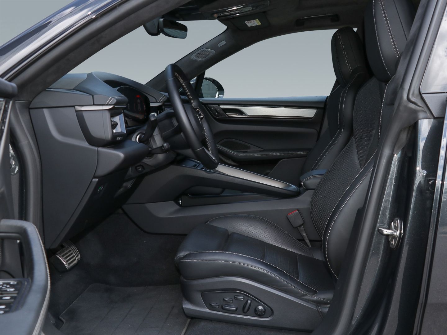 Porsche Macan Turbo Burmester InnoDrive HA-Lenkung