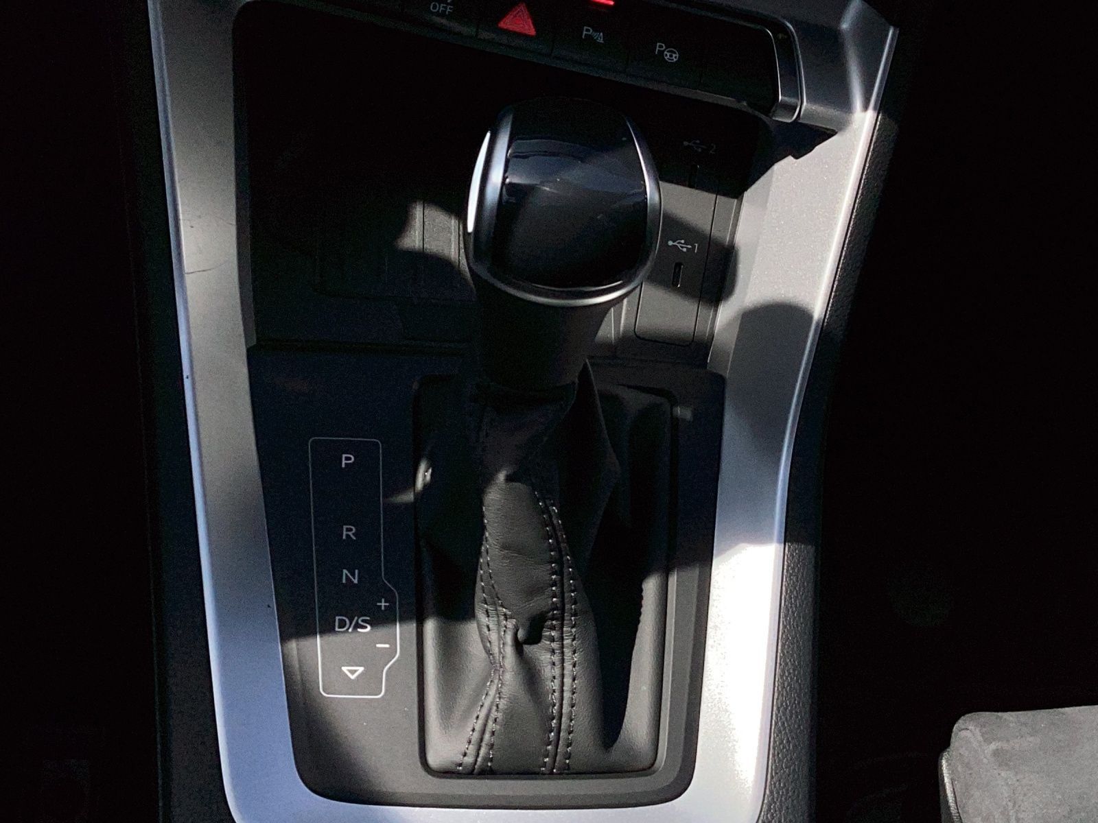 Audi Q3 40 TFSI Q ADVANCED - Samsaru's Car Outlet