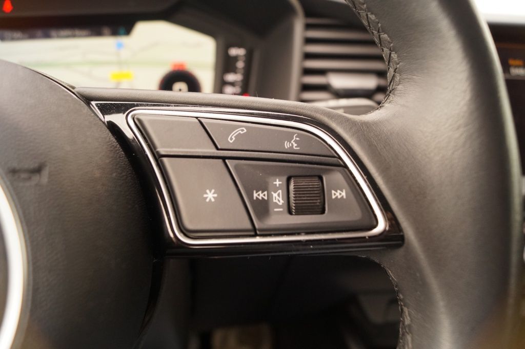 Audi A1 Sportback 25 TFSI automatik Pro Line -NAVI-EC