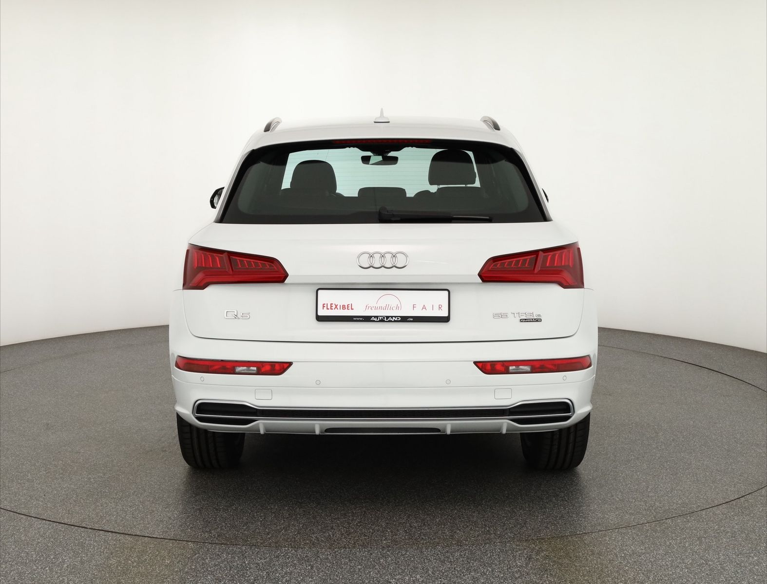 Audi Q5 55 TFSIe 2x S-Line quattro - Samsaru's Car Outlet