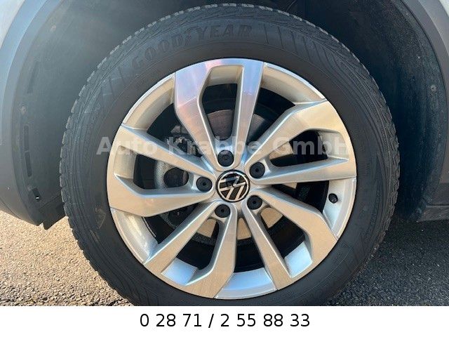 Volkswagen T-Roc Life 1.5 TSI DSG - Samsaru's Car Outlet