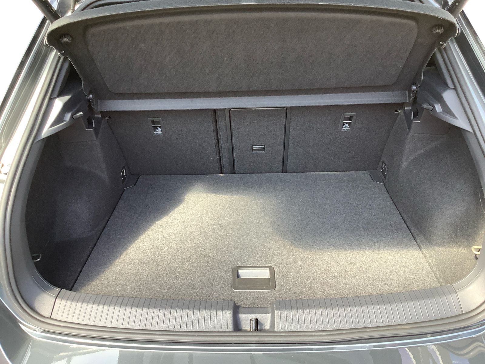 Volkswagen T-Roc 2.0 TSI DSG R 4M - Samsaru's Car Outlet
