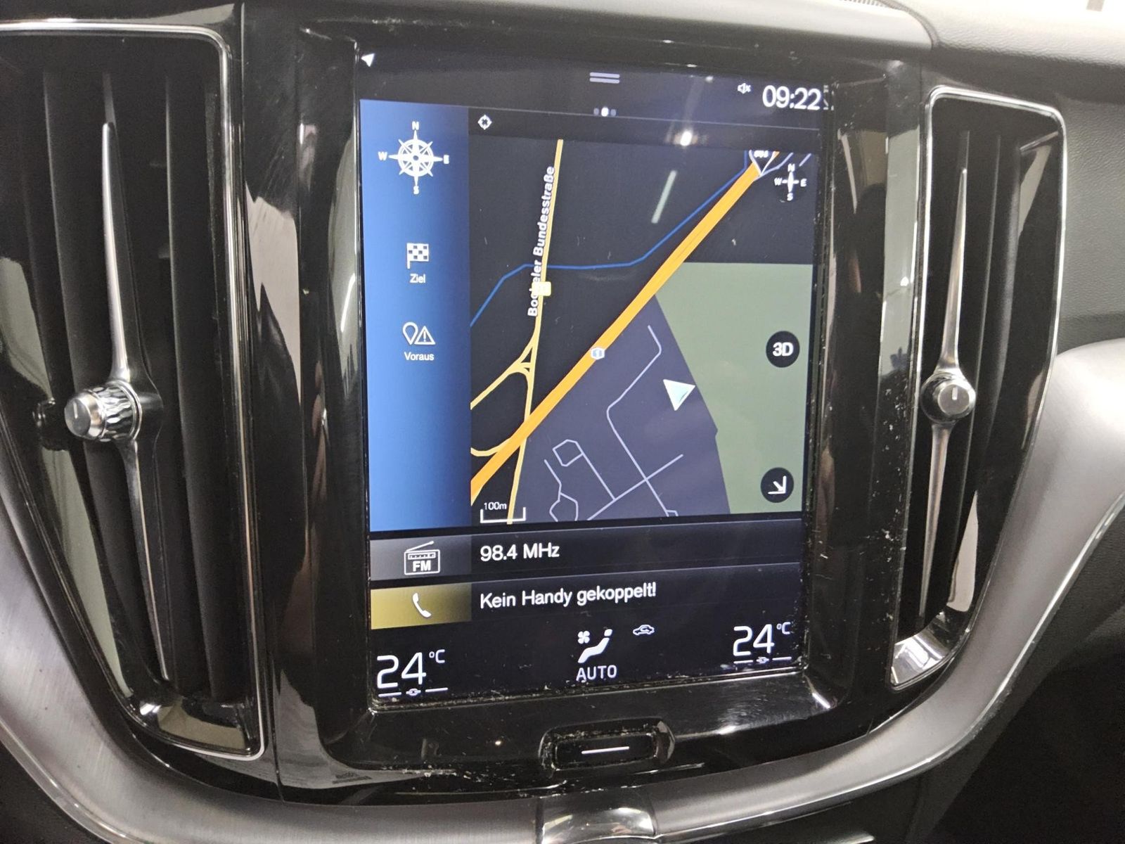 Volvo XC60 B4 D AWD Momentum Pro Navi LED T-Leder AHK