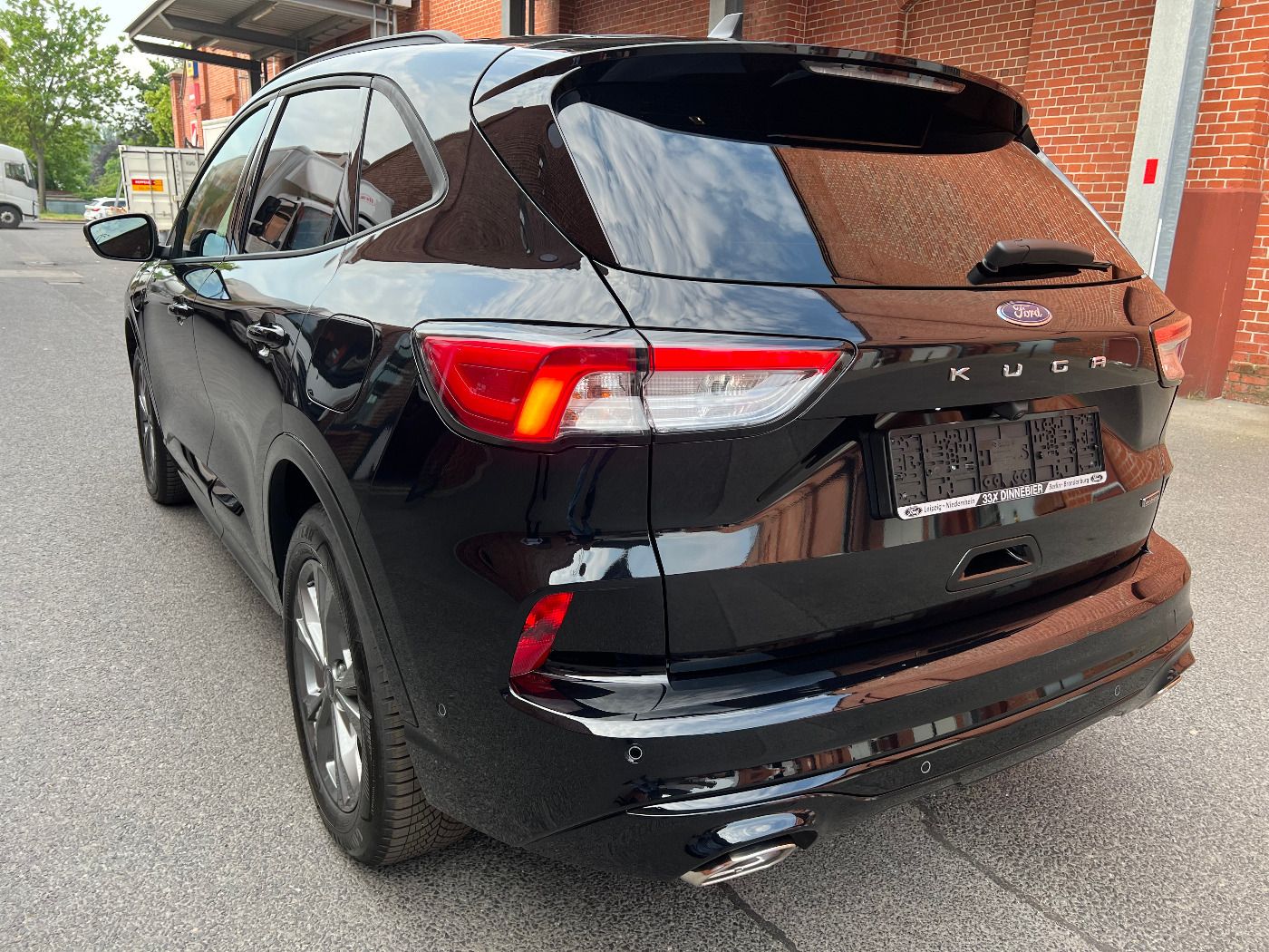 Ford KUGA ST-LINE X PHEV - Samsaru's Car Outlet