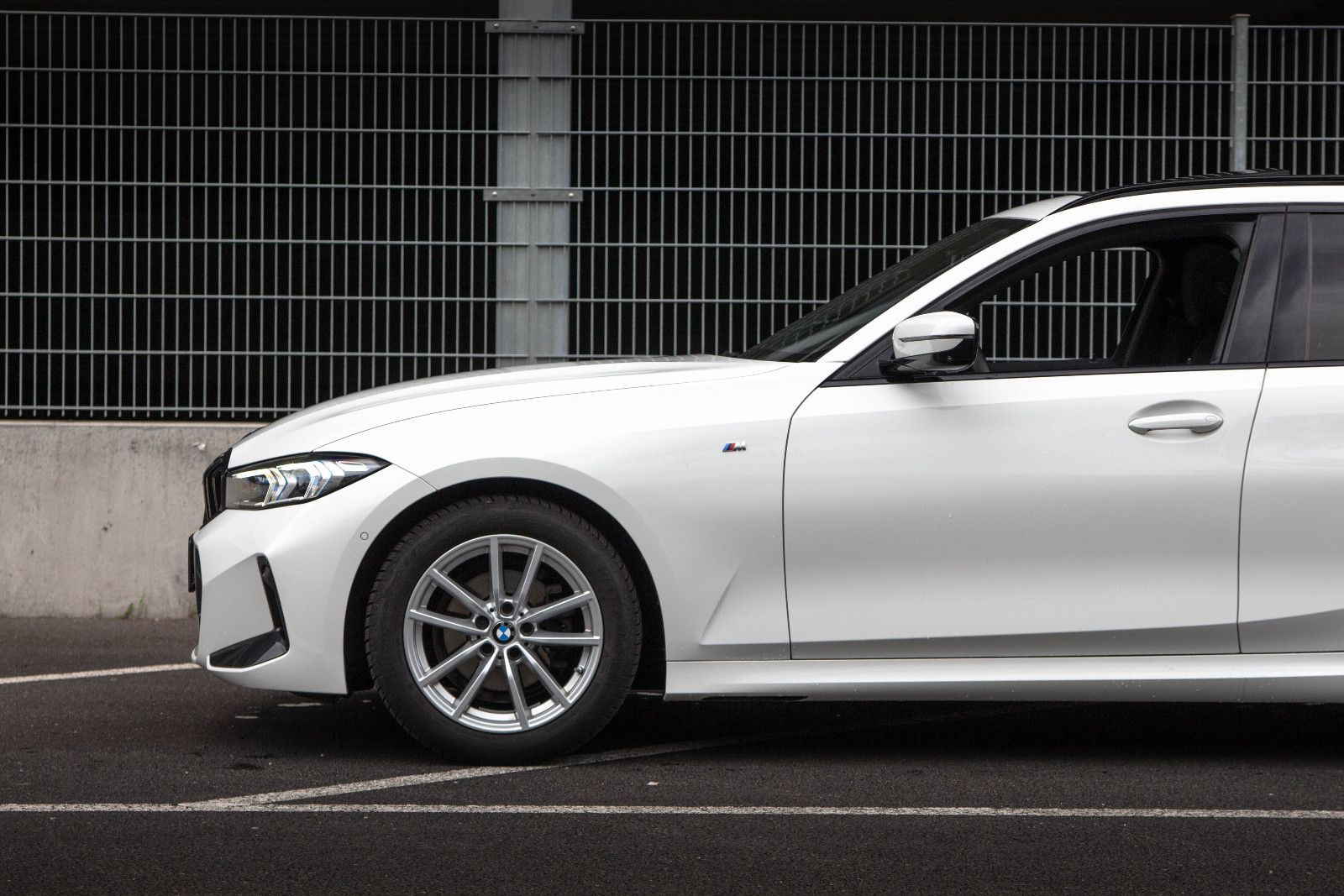 BMW 318d T*M Sport*PANO*360°*HUD*Keyless*AHK*SHADOW*