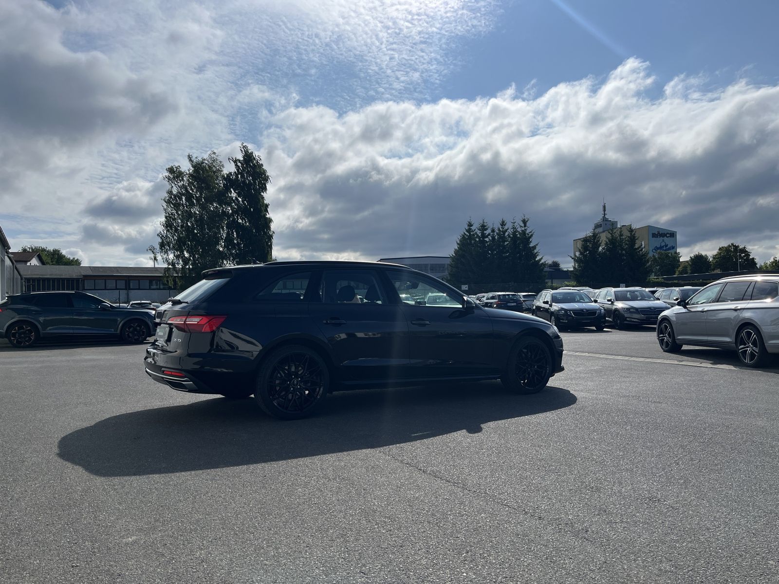 Audi A4 Avant 35 TDI S tronic advanced Blackline - Samsaru's Car Outlet