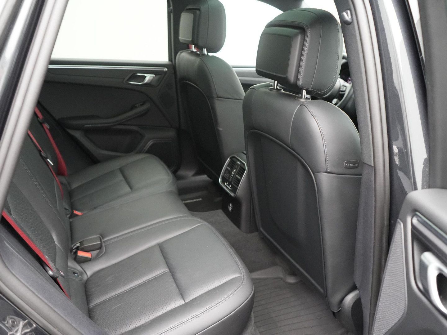 Porsche Macan T - Samsaru's Car Outlet