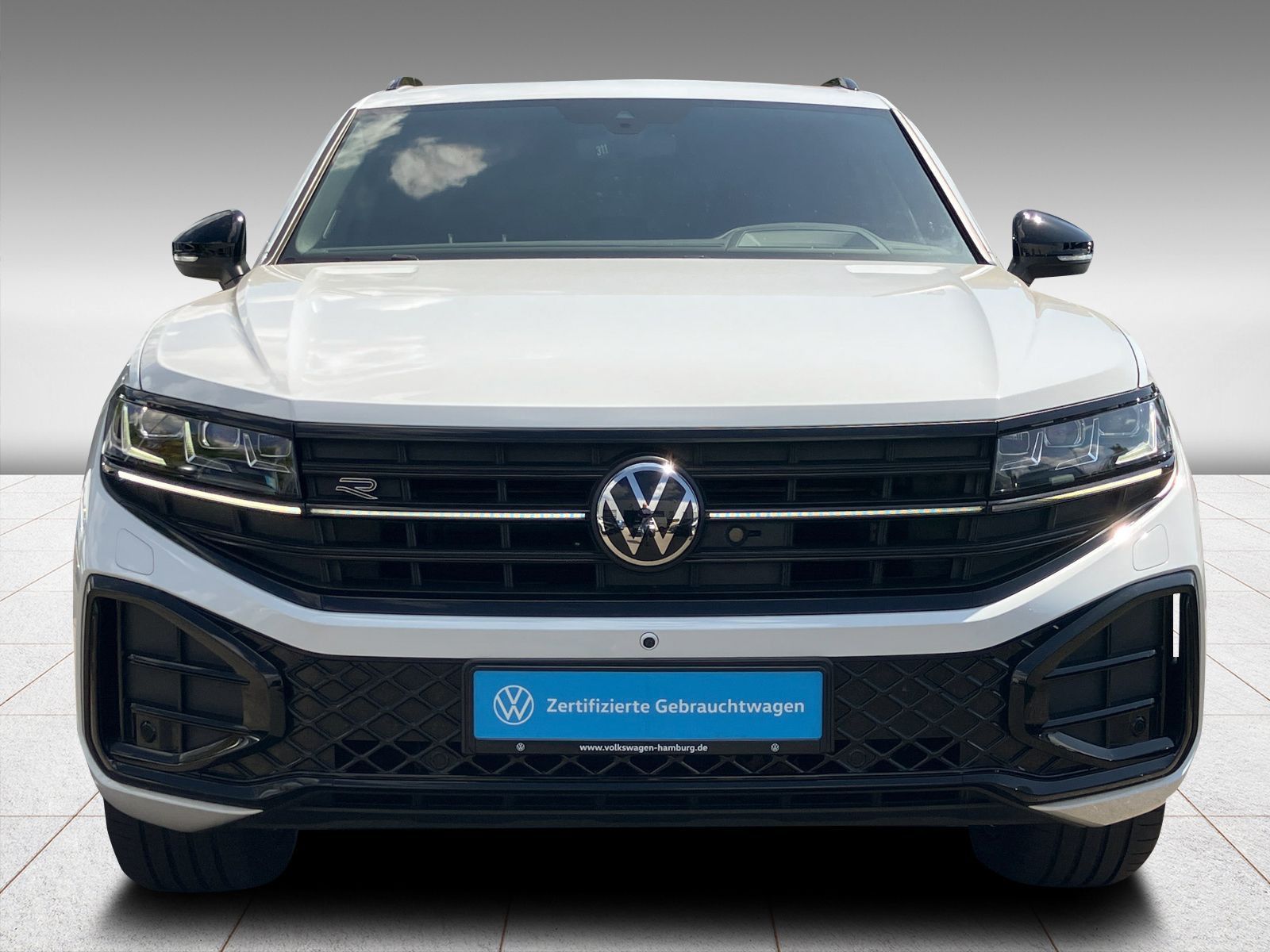 Volkswagen Touareg R-Line 3.0 V6 TDI - Samsaru's Car Outlet