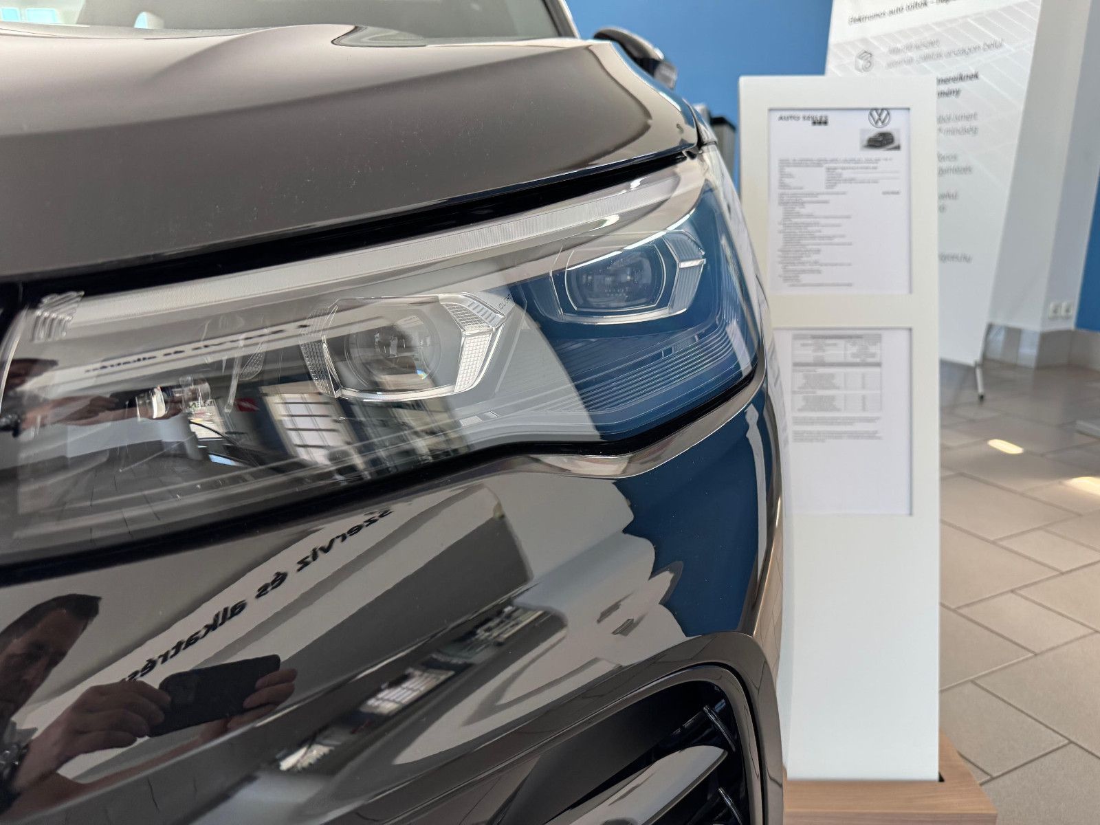 Volkswagen Tiguan TDI R-Line AHK 20Z Leder Pano Stand VOLL