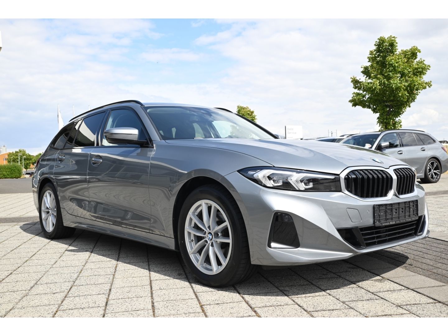 BMW 320d Touring - Samsaru's Car Outlet