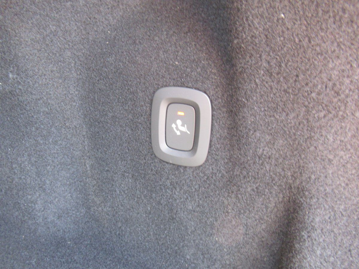 Volvo XC60 B5 AWD Benzin Plus Dark Automatik