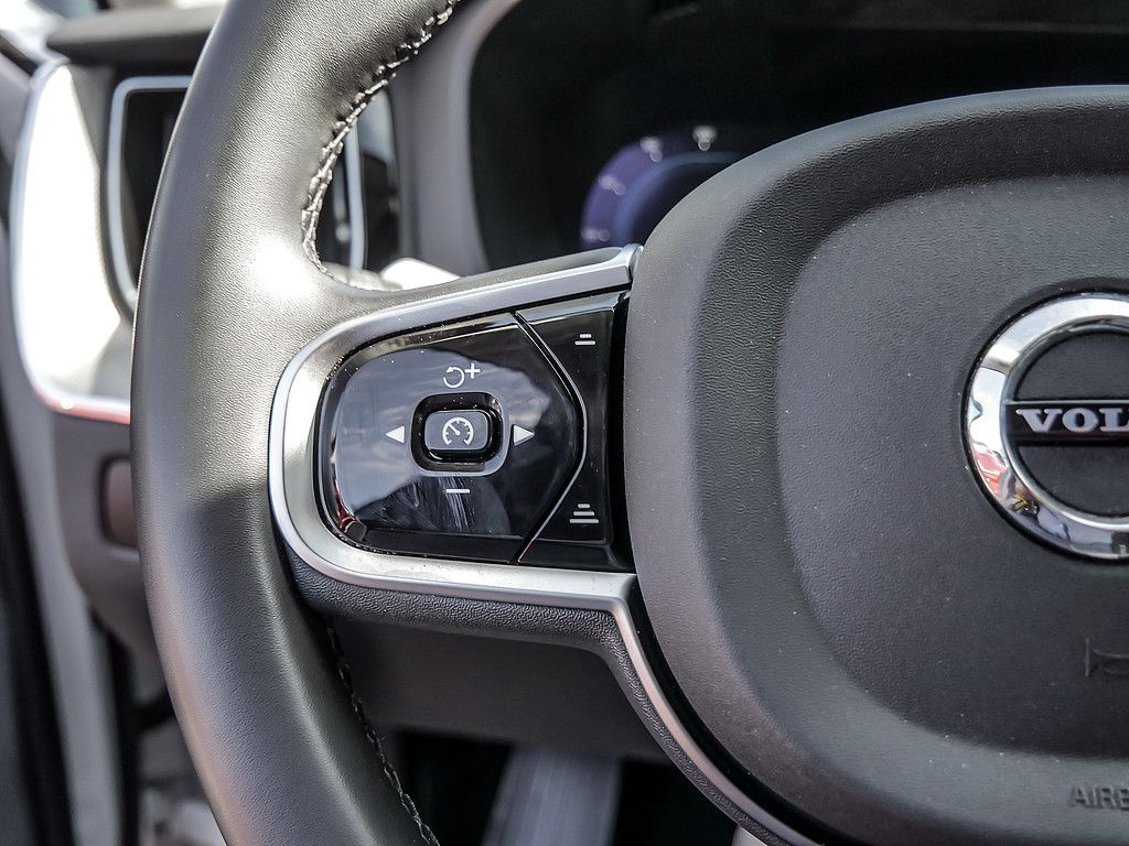 Volvo XC60 B4 Plus Dark AWD