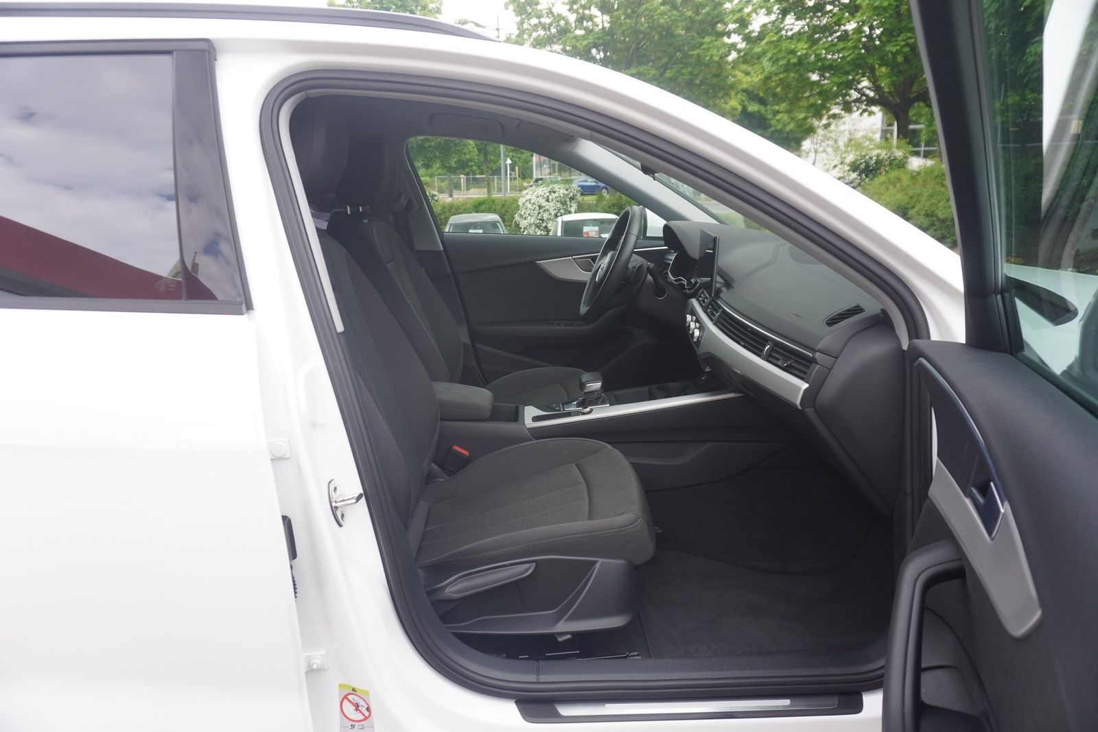 Audi A4 Avant 35 TFSI S-Tronic - Samsaru's Car Outlet