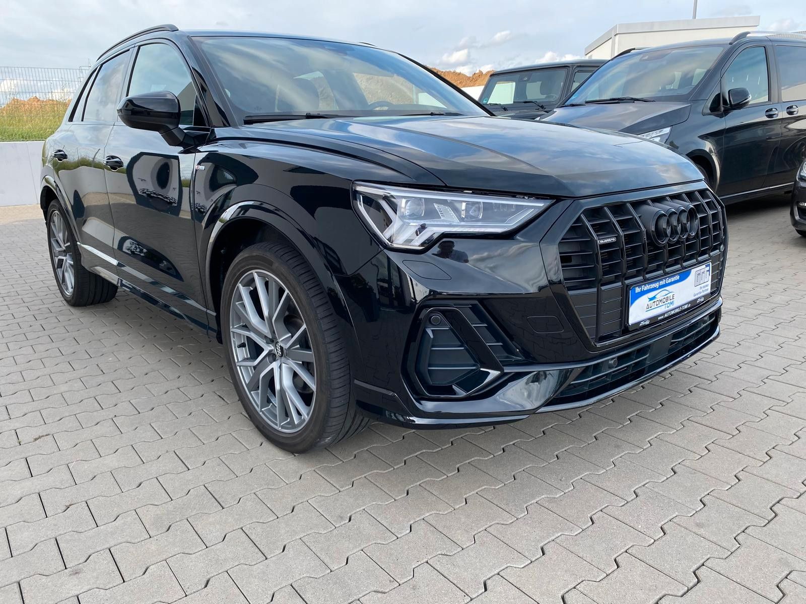 Audi Q3 40 TDI quattro S line - Samsaru's Car Outlet