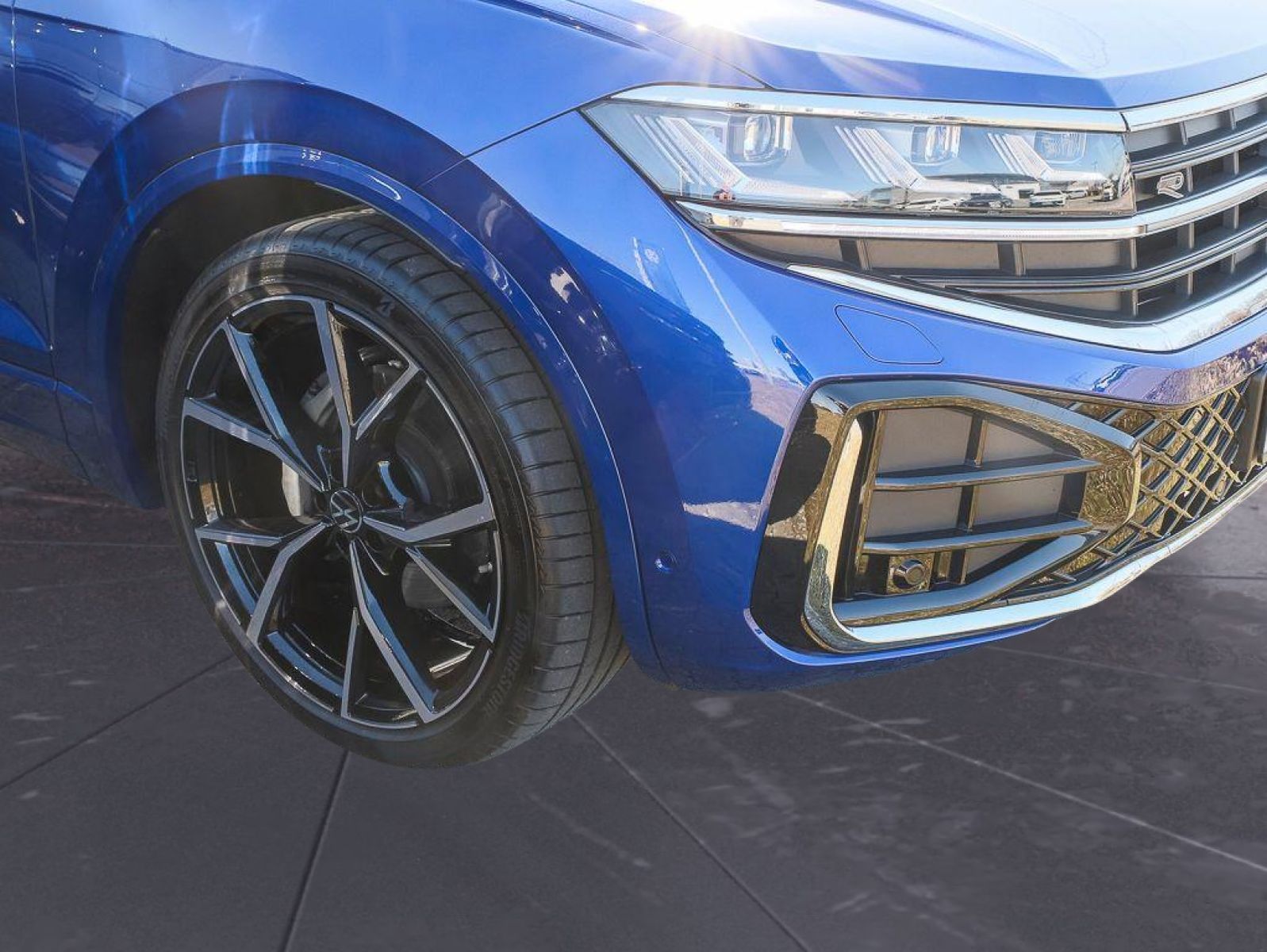 Volkswagen Touareg 3.0TDI R-Line - Samsaru's Car Outlet