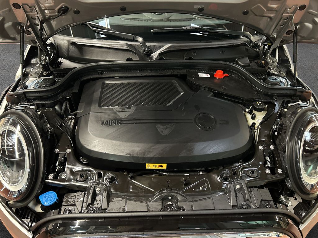 MINI Cooper SE MINI Yours Trim - Samsaru's Car Outlet