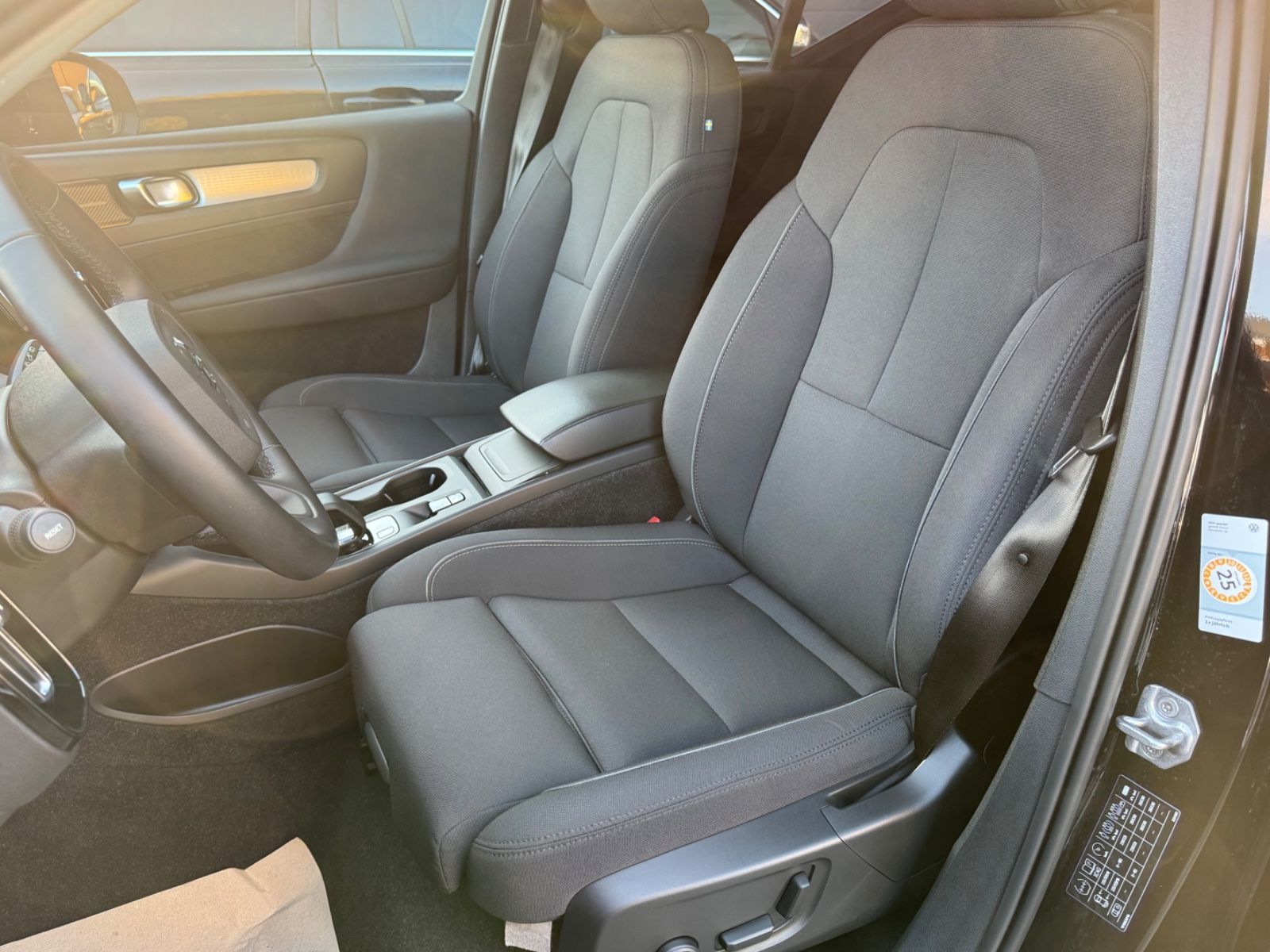 Volvo XC 40 Automatik**Navi+Kamera+AHK+Winter**