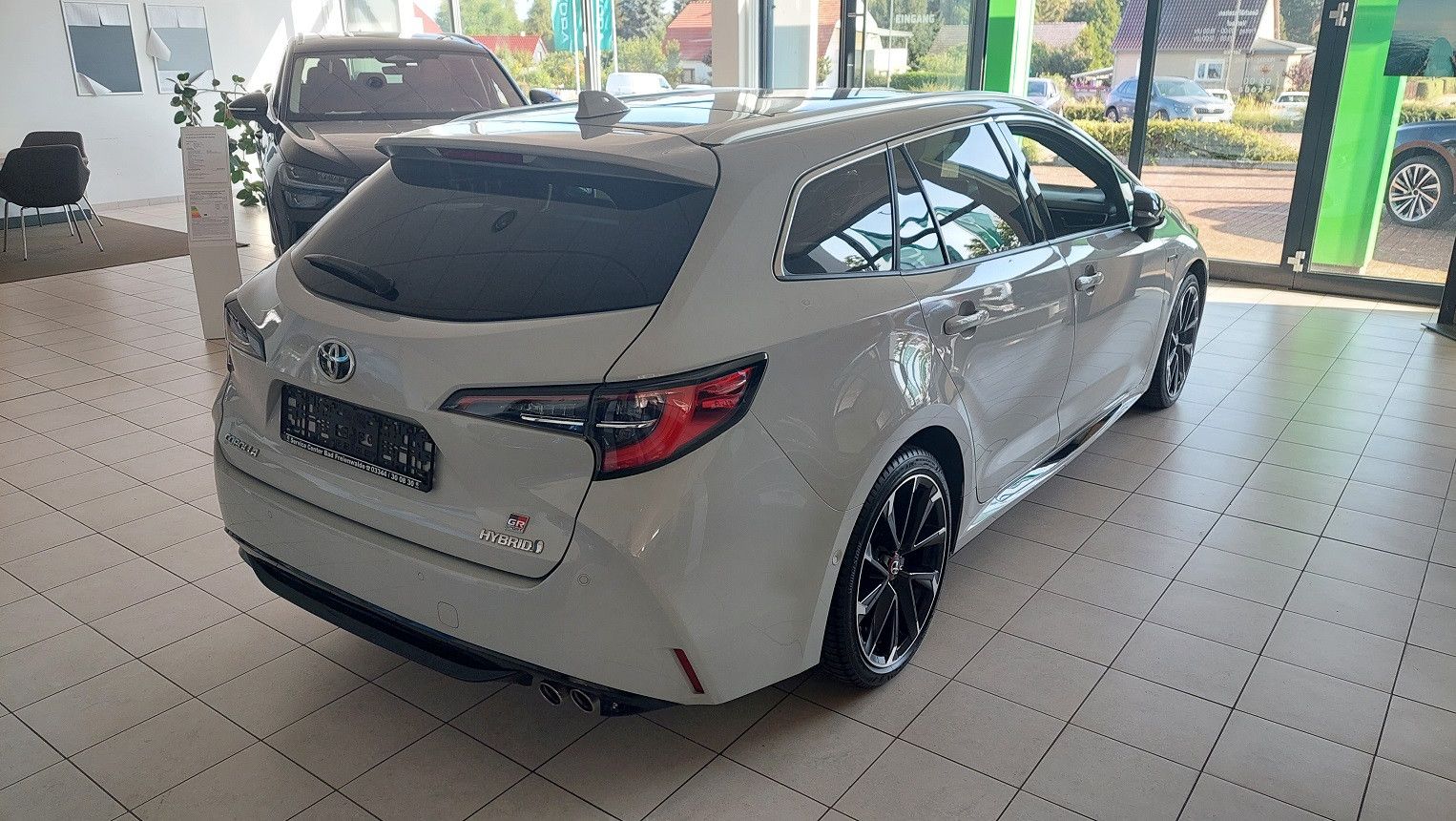 Toyota Corolla Touring Sports 2.0 Hybrid GR Sport - Samsaru's Car Outlet
