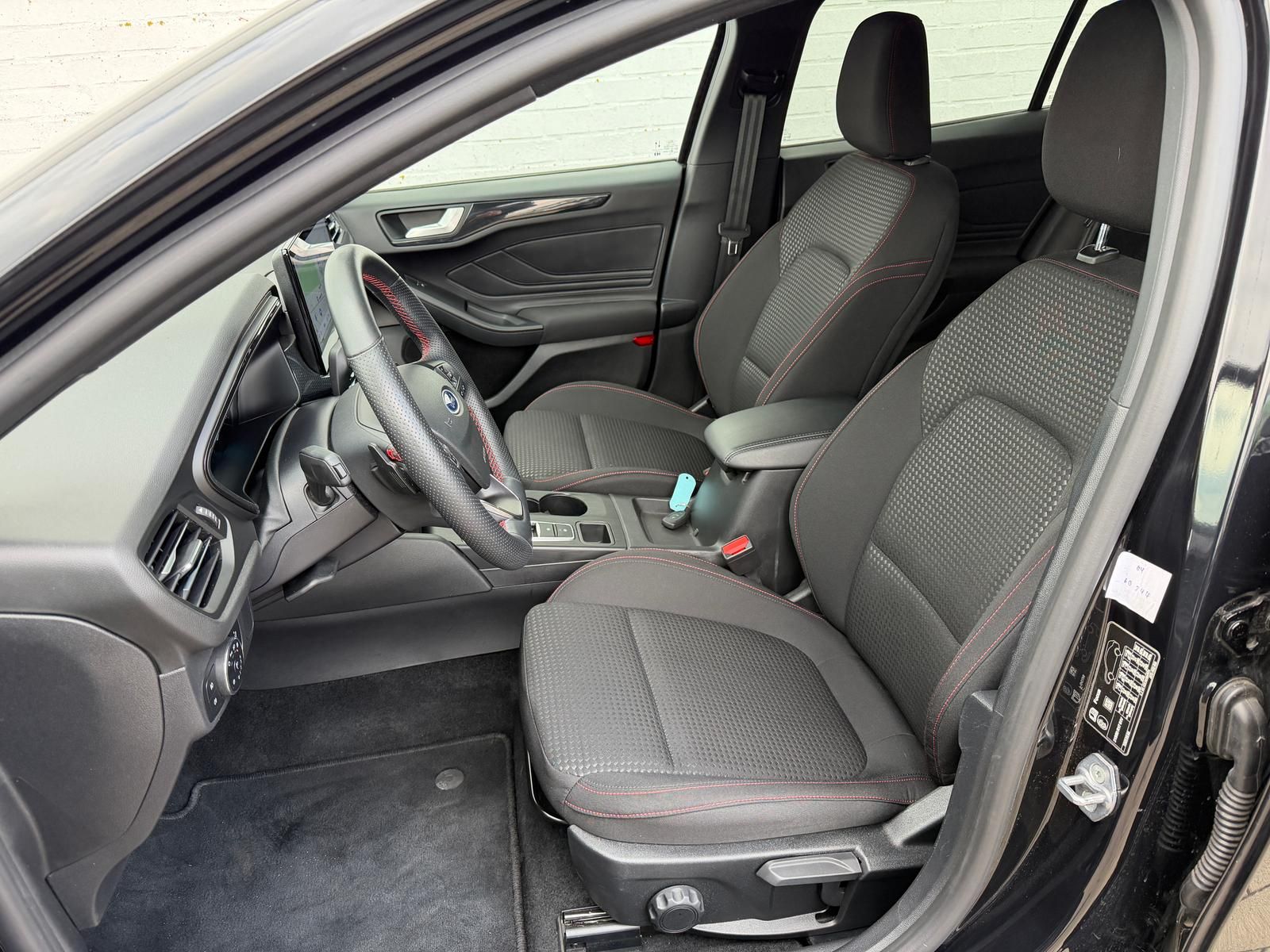 Ford Focus ST-Line Autom*AHK*LED*ACC*RFK*WiPa*BLIS*