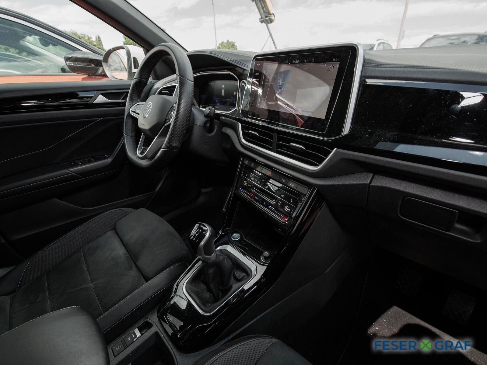 Volkswagen T-Roc 1.5 TSI R-Line - Samsaru's Car Outlet