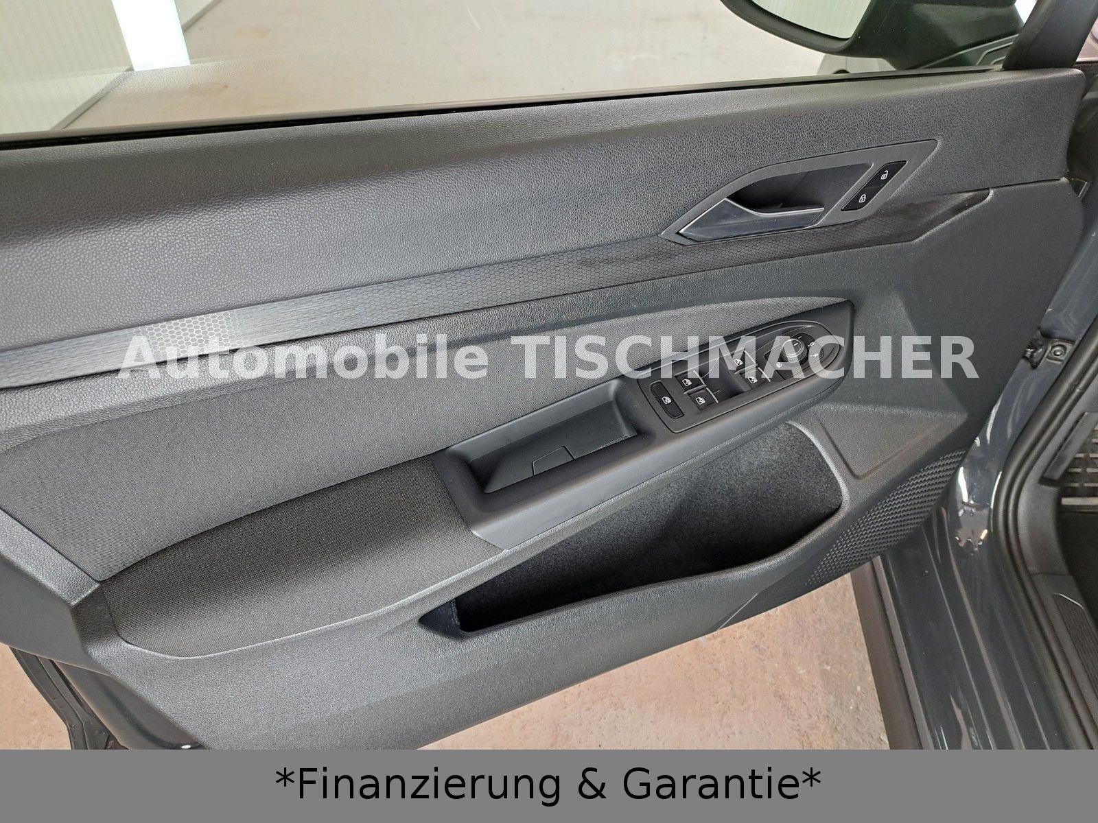 Volkswagen Golf VIII DSG - Samsaru's Car Outlet