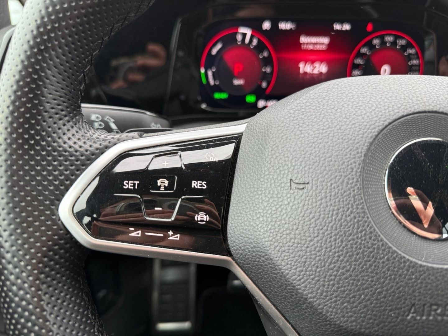 Volkswagen Golf 8 VIII GTE 1.4 eHybrid - Samsaru's Car Outlet