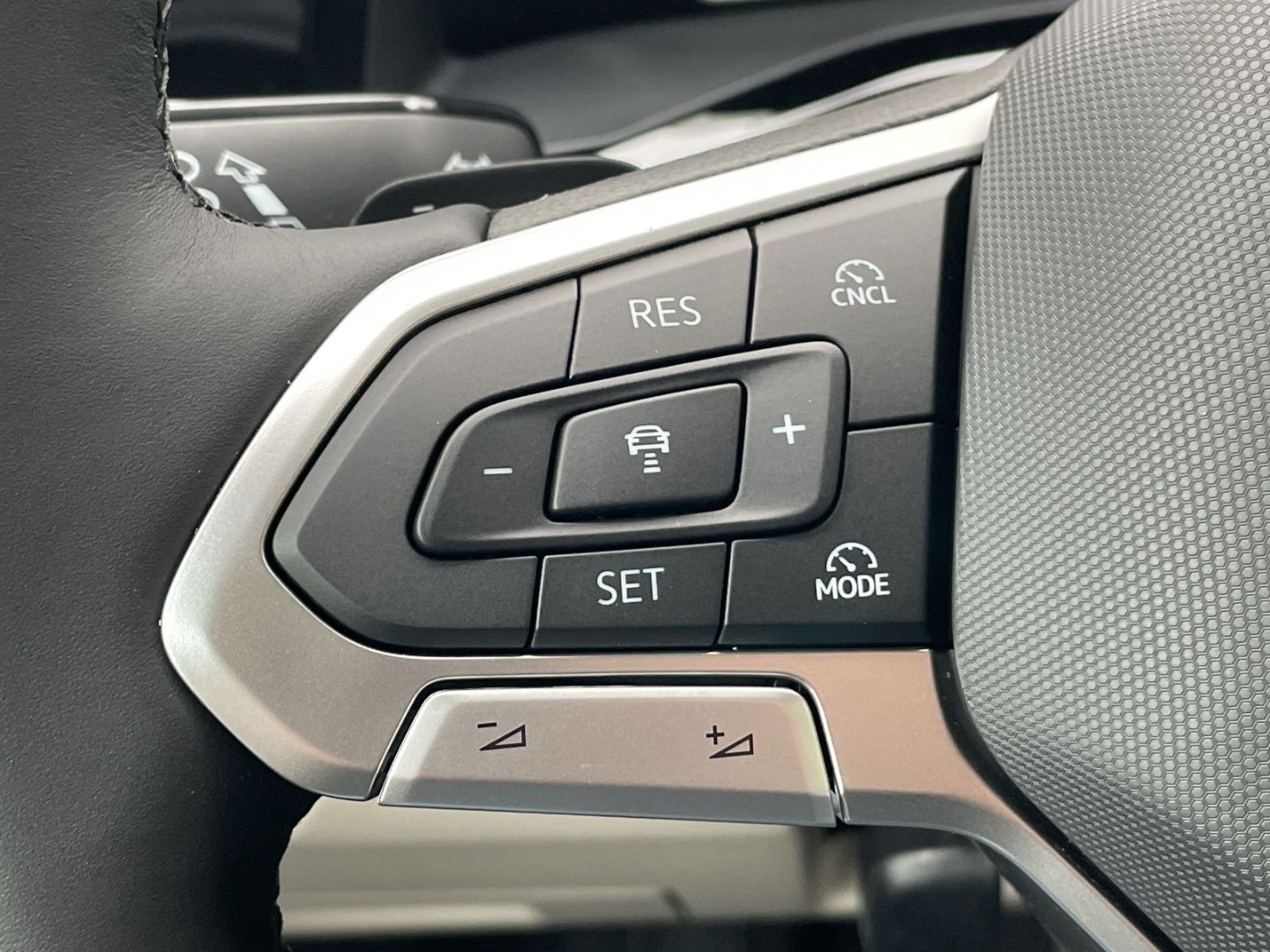 Volkswagen T7 Multivan - Samsaru's Car Outlet