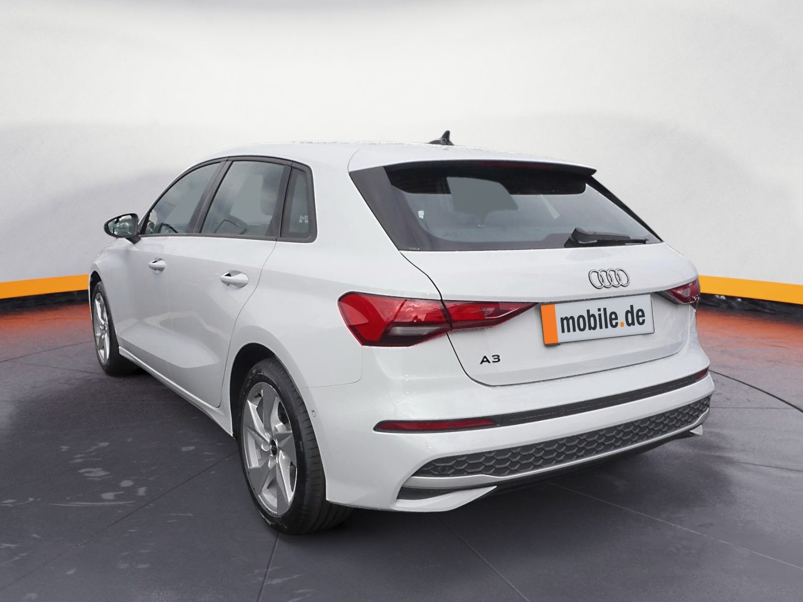 Audi A3 Sportback 35 TFSI Advanced - Samsaru's Car Outlet
