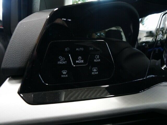 Volkswagen Golf VIII Life 2.0 TDi - Samsaru's Car Outlet