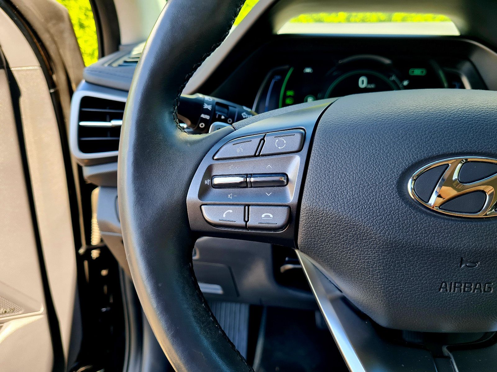 Hyundai IONIQ Elektro - Samsaru's Car Outlet