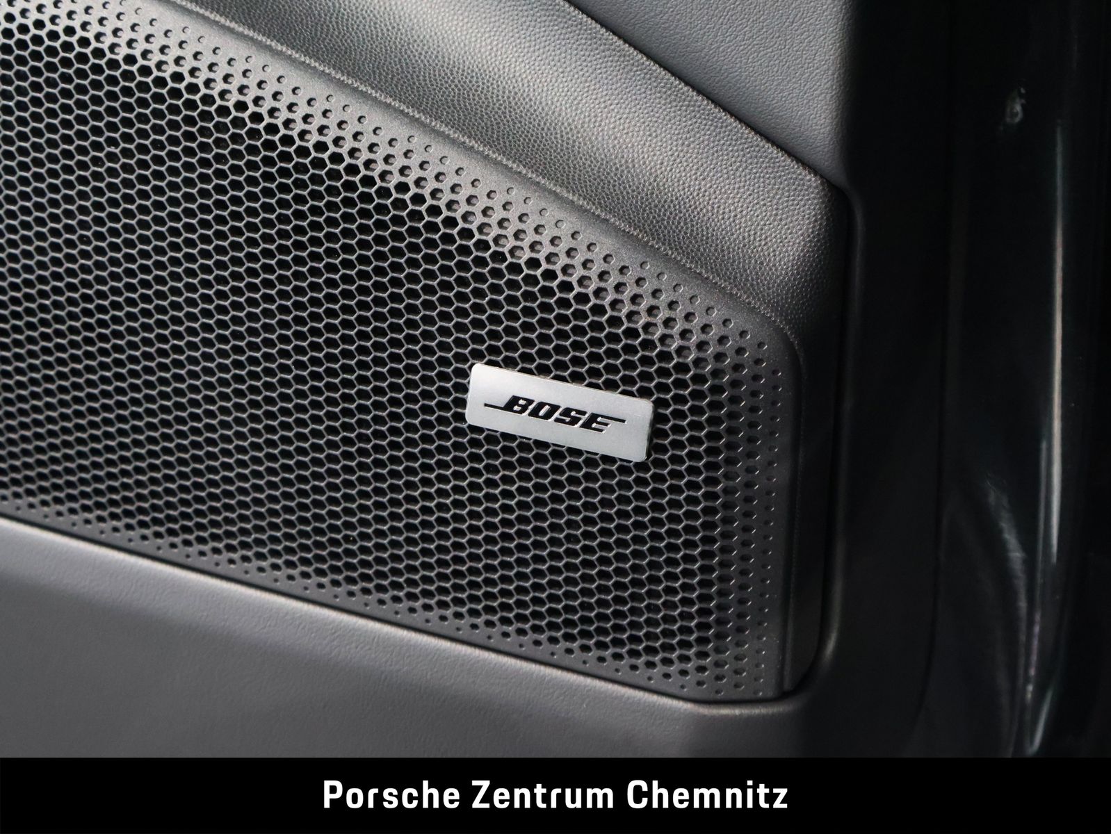 Porsche Macan 4S Electric Luft;Matrix;BOSE;Pano;22Zoll