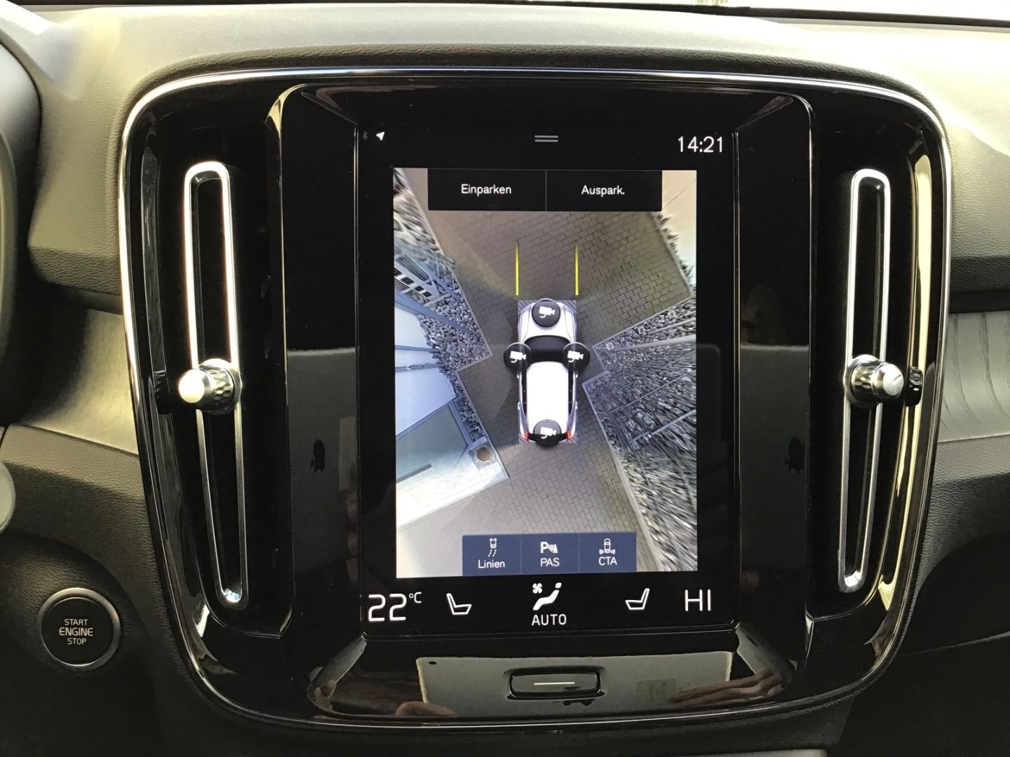 Volvo XC40 T4 Inscription Recharge - Samsaru's Car Outlet