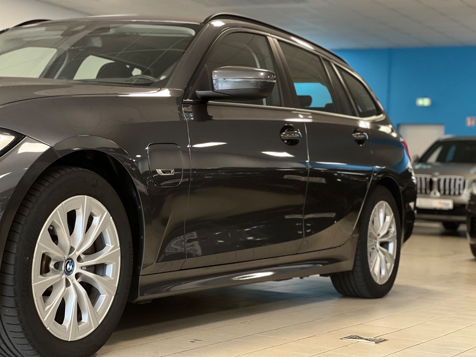 BMW 320e Advantage Aut - Samsaru's Car Outlet
