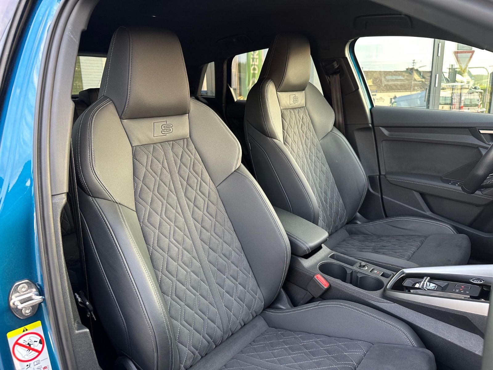 Audi A3 Sportback 40 TFSI e S line - Samsaru's Car Outlet