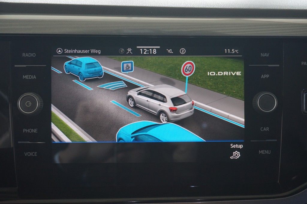 Volkswagen POLO 1,5 TSI HIGHLINE DSG R-LINE KAMERA ACC NAVI