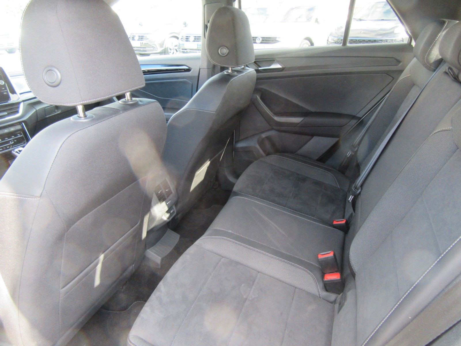 Volkswagen T-Roc R-Line - Samsaru's Car Outlet