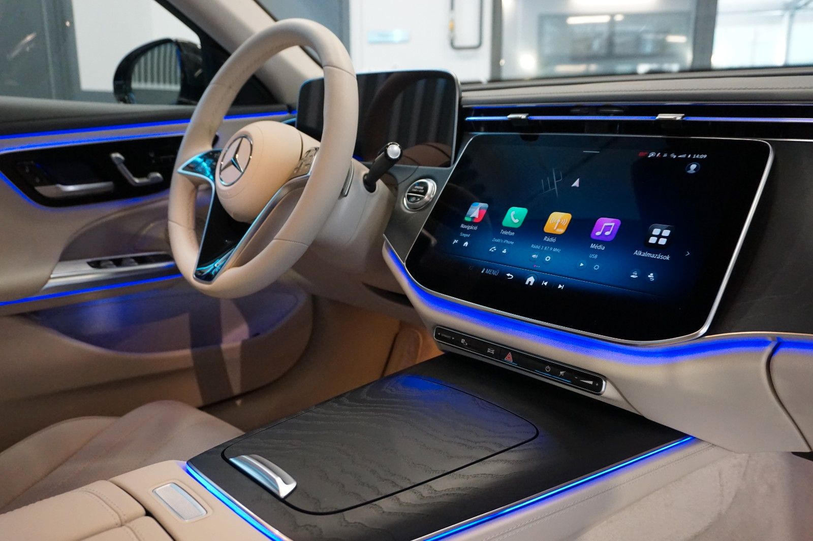Mercedes-Benz E 220 d Avantgarde Advanced Plus - Samsaru's Car Outlet