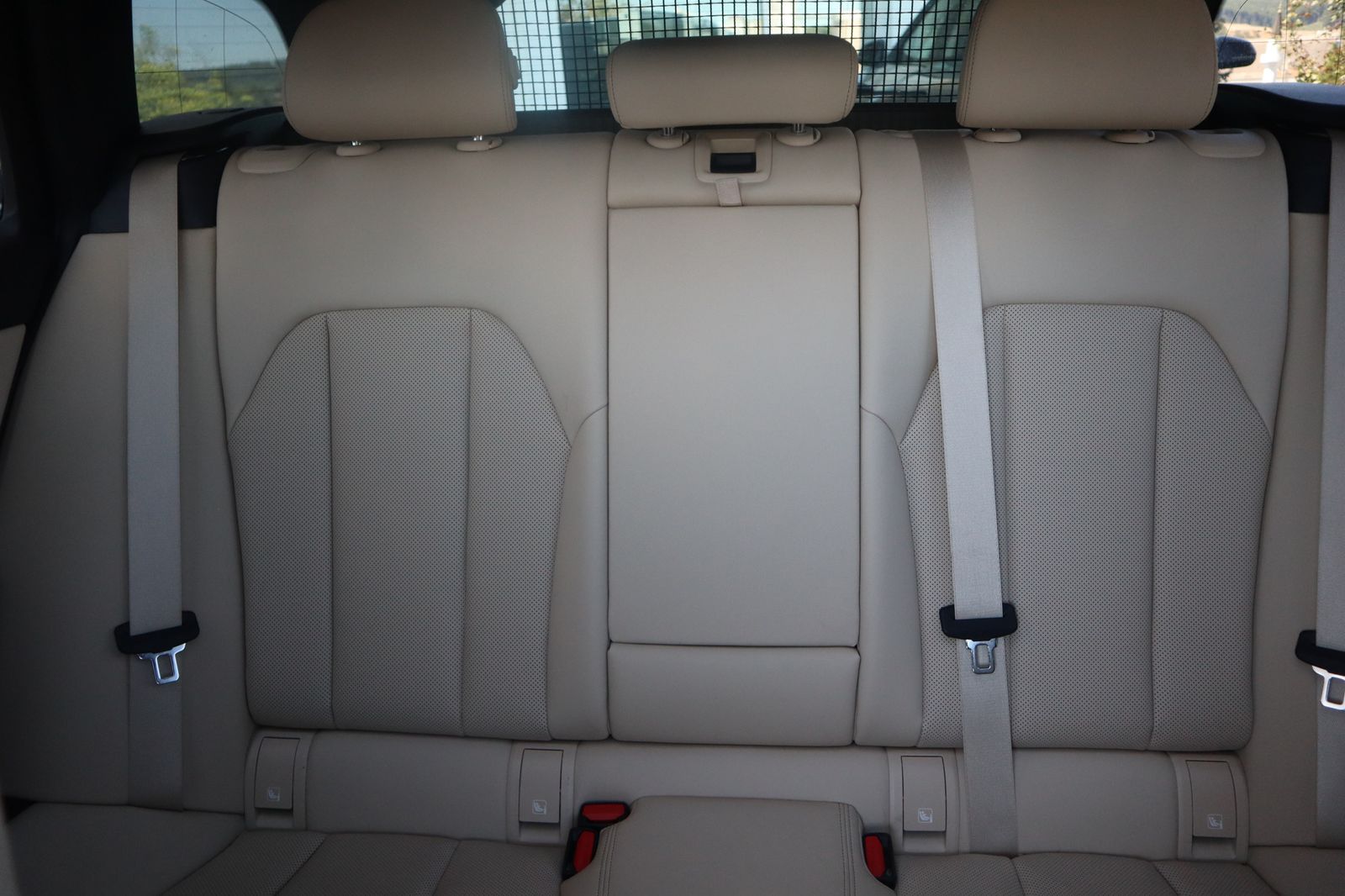 BMW 330e xDrive Touring M Sport - Samsaru's Car Outlet