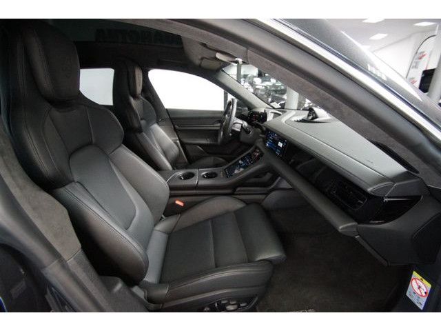 Porsche Taycan Cross Turismo Turbo Approved Service NEU!