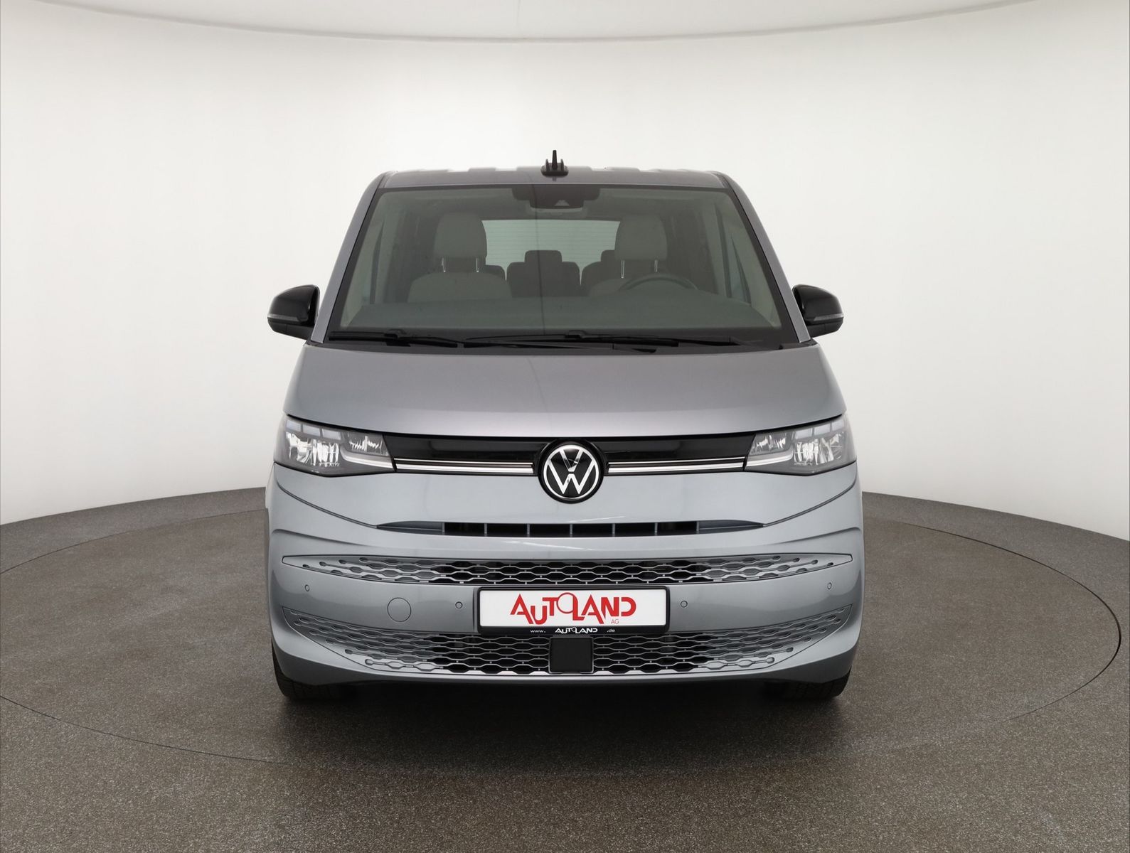Volkswagen T7 Multivan 2.0 TDI DSG - Samsaru's Car Outlet