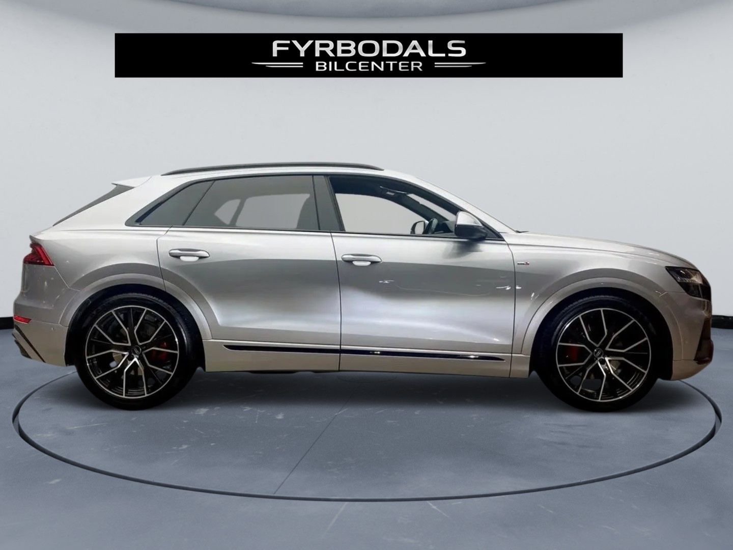 Audi Q8 55 TFSI Quattro 340HP S-LINE HD-Matrix *VAT*