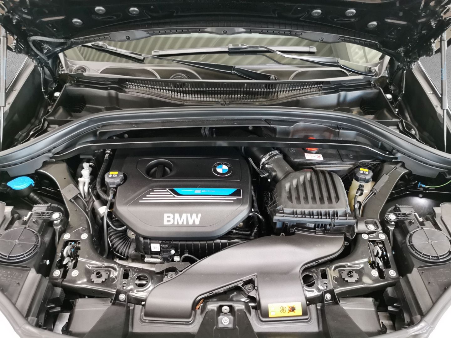 BMW X1 xDRIVE 25e ADVANTAGE - Samsaru's Car Outlet