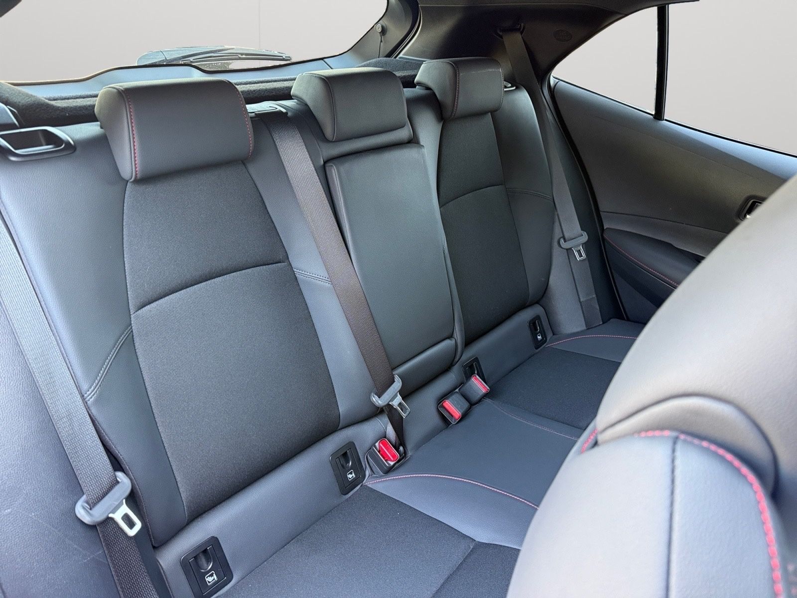 Toyota Corolla 2.0l Hybrid GR Sport /19"-LMF/Eibach-Fah