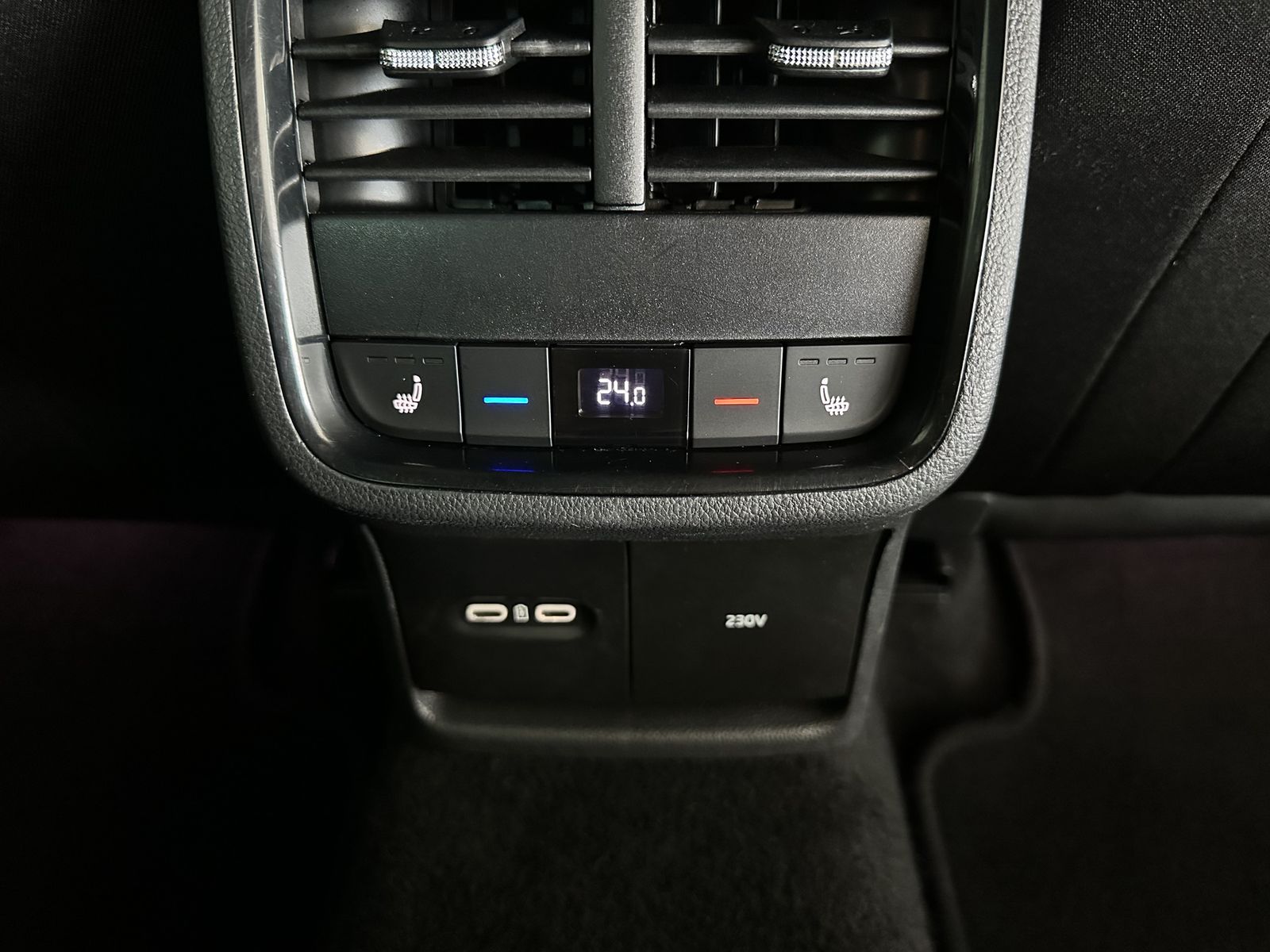 Skoda Octavia Combi RS 4x4 - Samsaru's Car Outlet