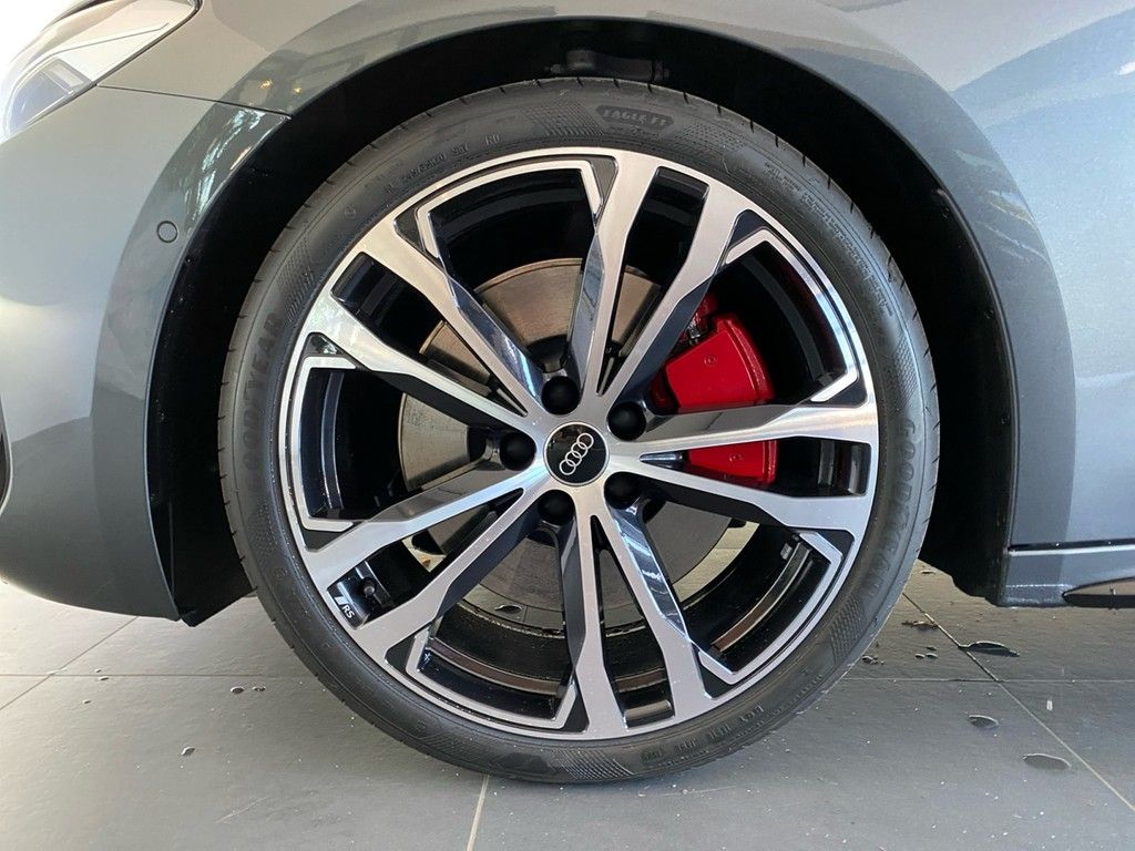 Audi A5 Avant e-hybrid quattro S line 270 kW HUD+360°